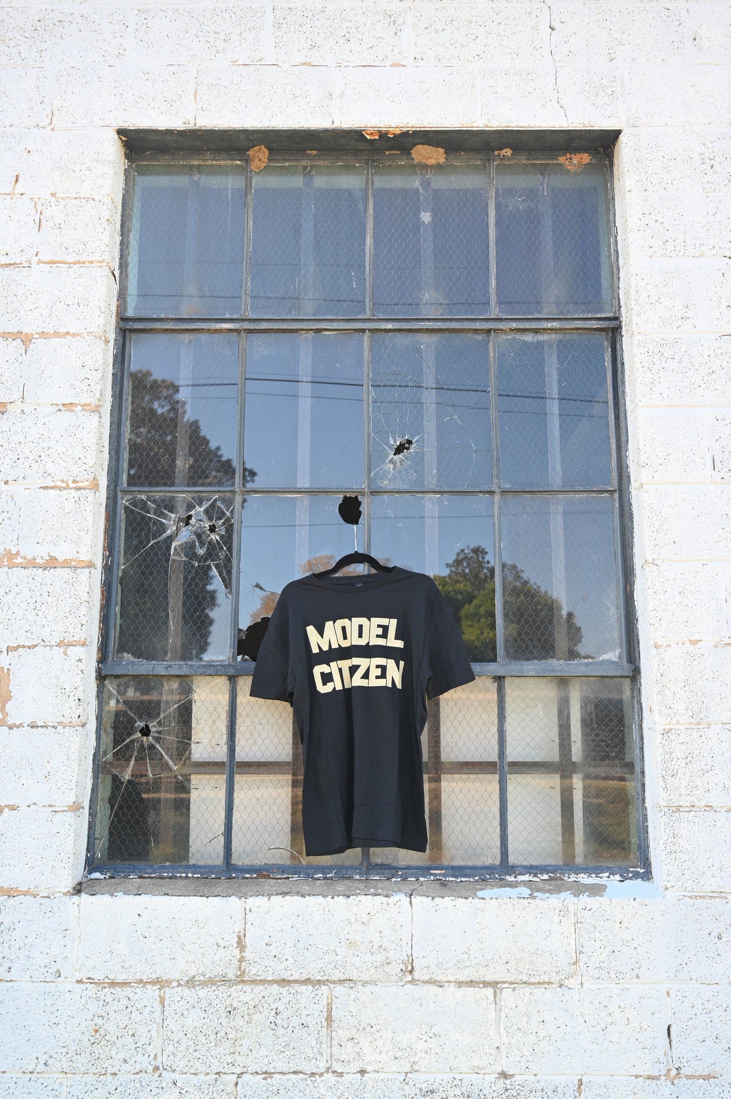 MODEL CITIZEN T-SHIRT