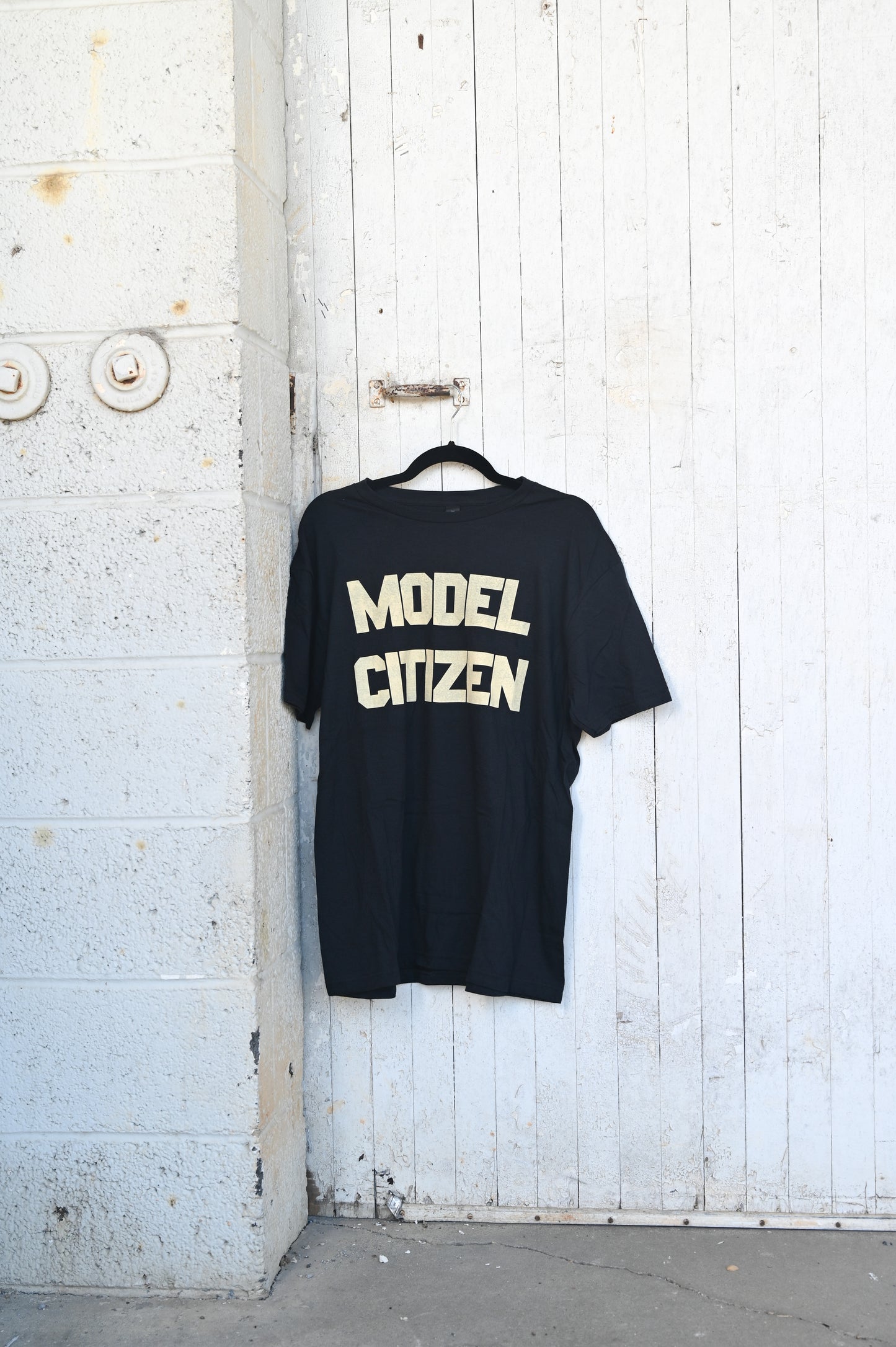 MODEL CITIZEN T-SHIRT