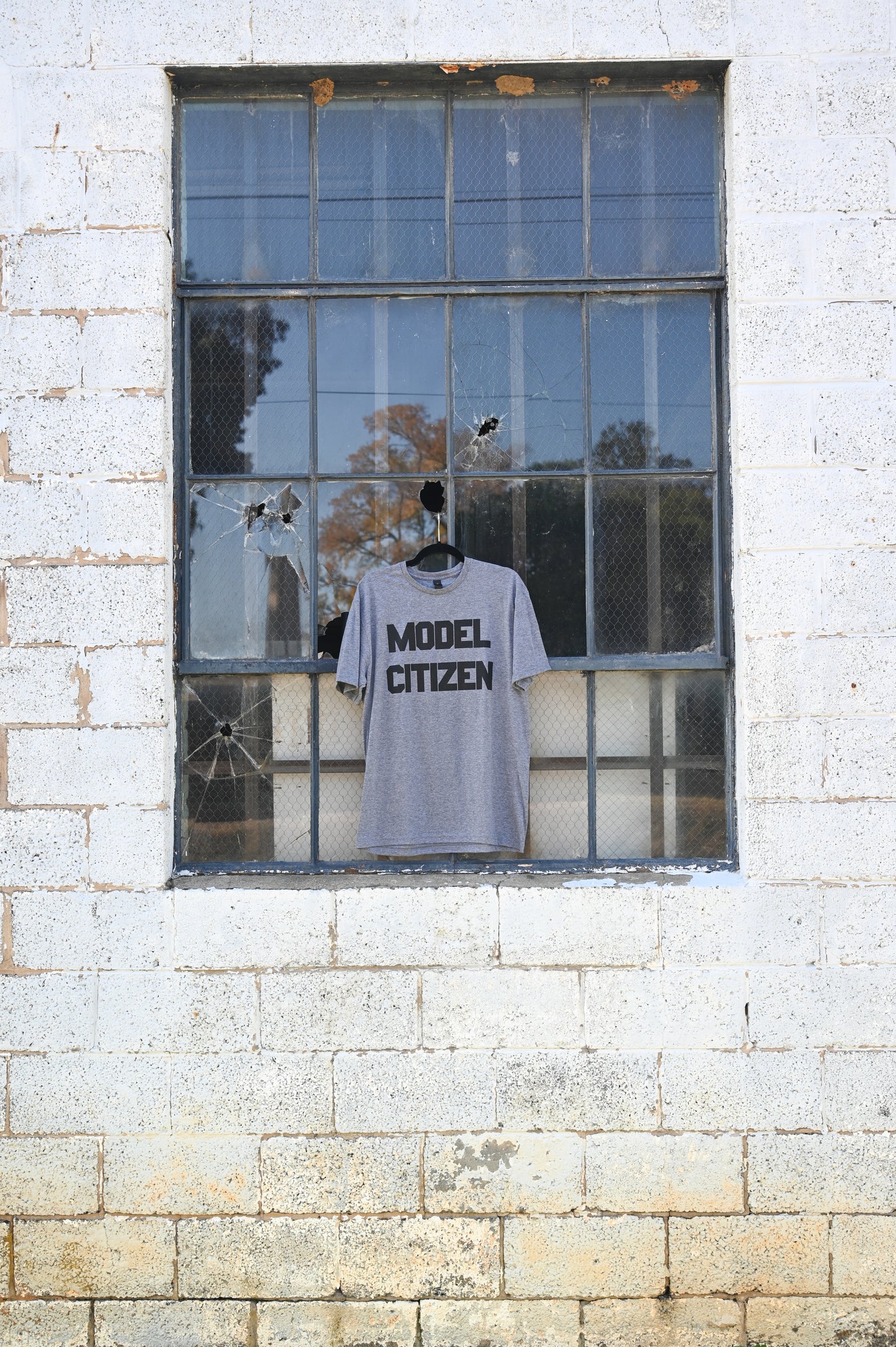 MODEL CITIZEN T-SHIRT